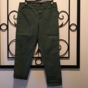 Size 8 old navy pixie pants army green.
